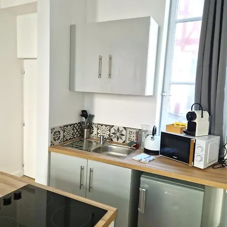 Les Bons Enfants 6 *