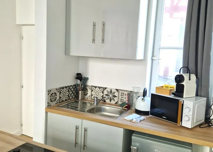 Les Bons Enfants 6 *