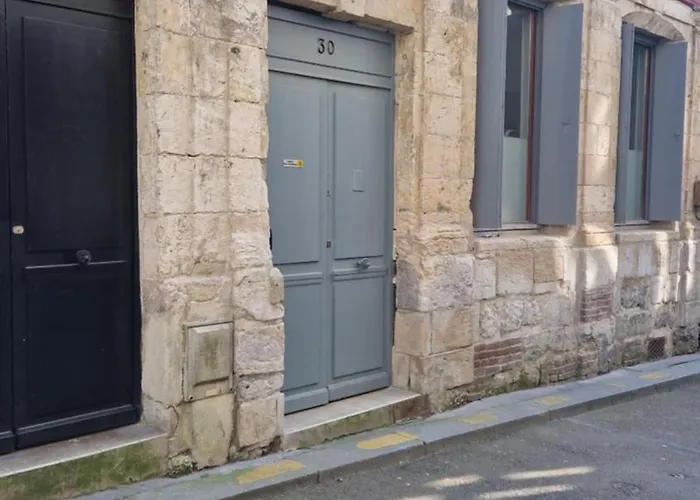 Les Bons Enfants 6 *